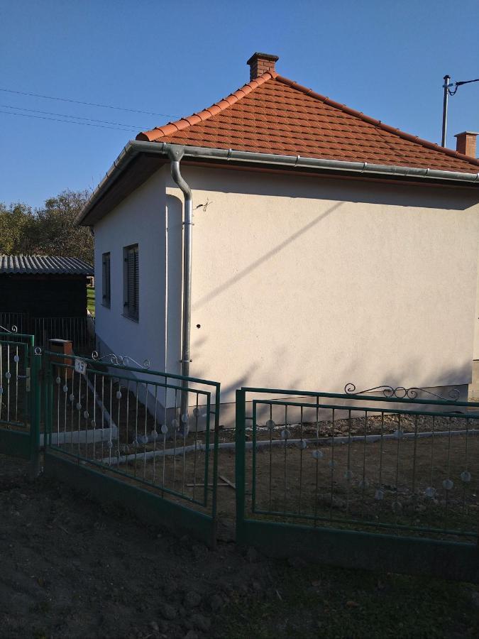 Sandora Vendeghaz Nagyrakos Exterior photo